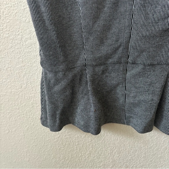 Antonio Melani Black & White Striped Peplum Sleeveless Top Size Medium - Picture 7 of 10